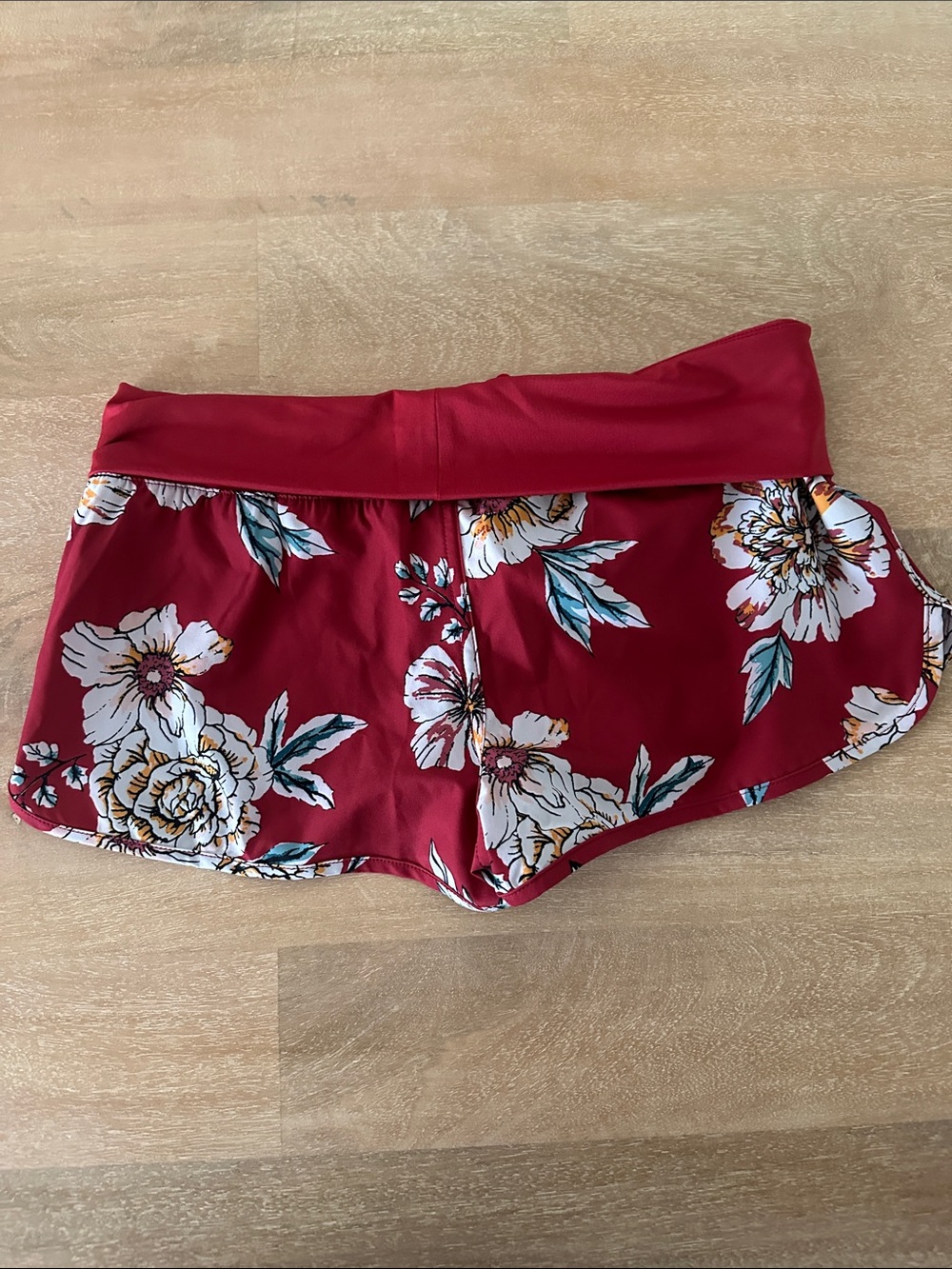Roxy Red Floral Fold-Over Waist Athletic Shorts - Picture 3 of 3